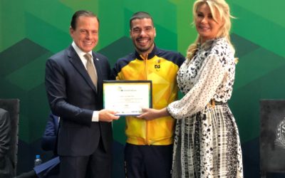 Governador de São Paulo entrega certificado à Daniel Dias